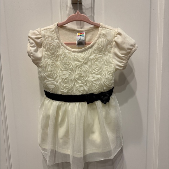 healthtex Other - Healthtex 2T Girls Rosette Cream and Black Formal Short Sleeve Top Blouse